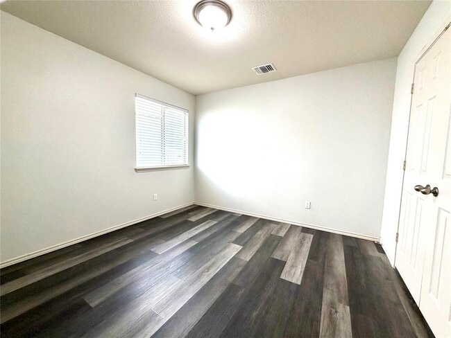 Building Photo - 500 Obsidian Ln