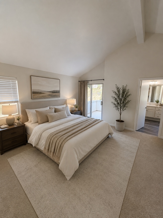 Building Photo - Stunning 4br/3 bath in Quiet Oceanside neighborhood