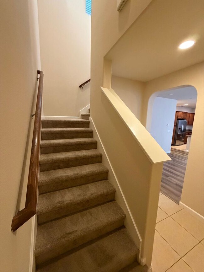 Building Photo - 9026 Crescenda Ln