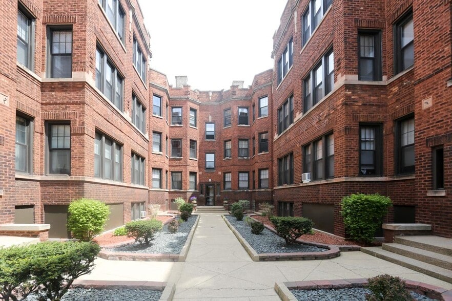 Primary Photo - 4422 N Wolcott Ave