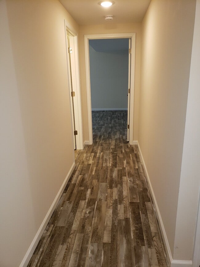 Building Photo - 35 Woodland Oaks Dr