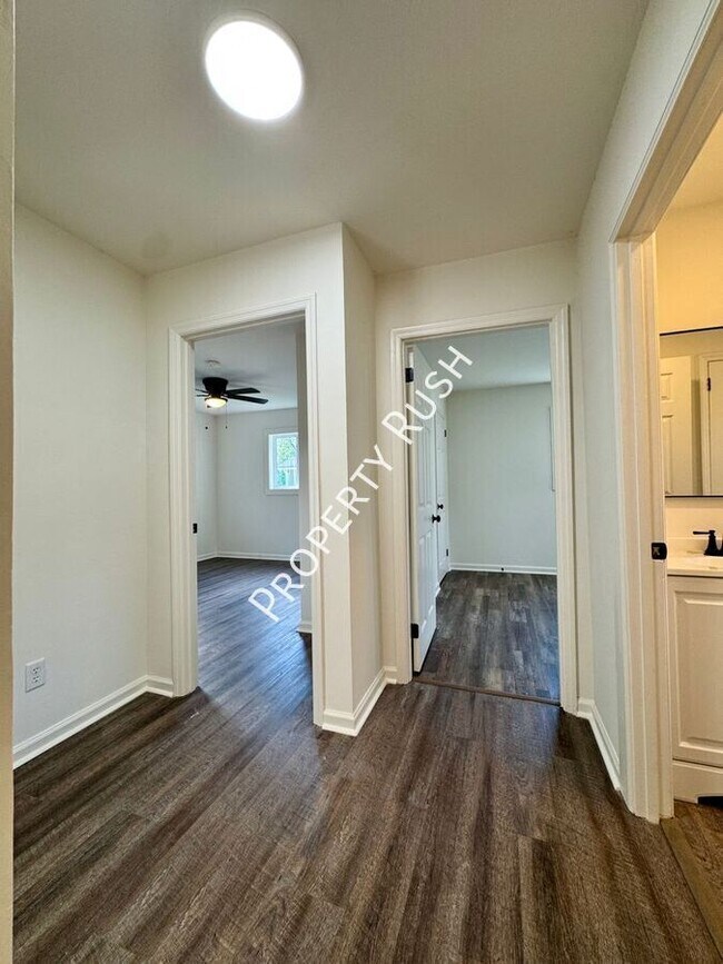 Building Photo - 824 Clift St