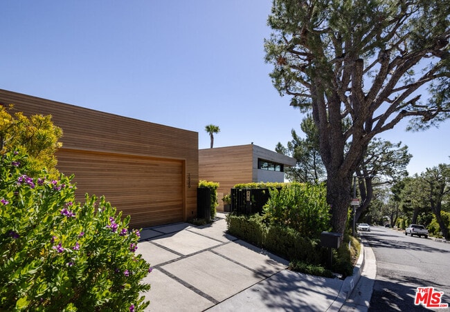 Building Photo - 1520 Carla Ridge