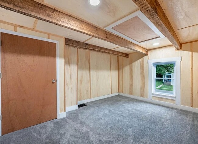 Building Photo - Charming Two-Story Home for Rent in North Hampton!