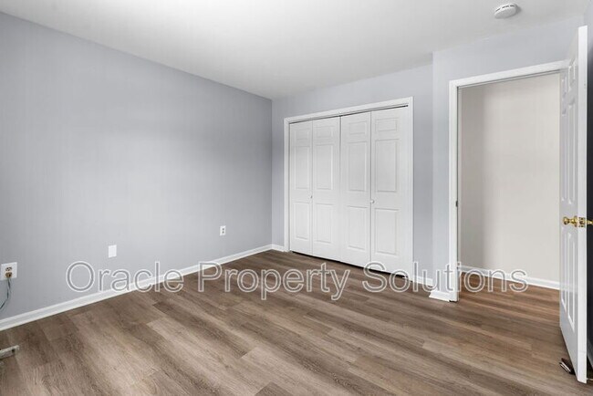 Building Photo - 8009 Frontier Dr