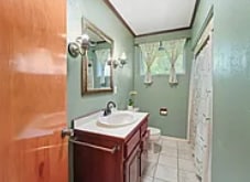 Building Photo - 324 Dimmock Hill Rd