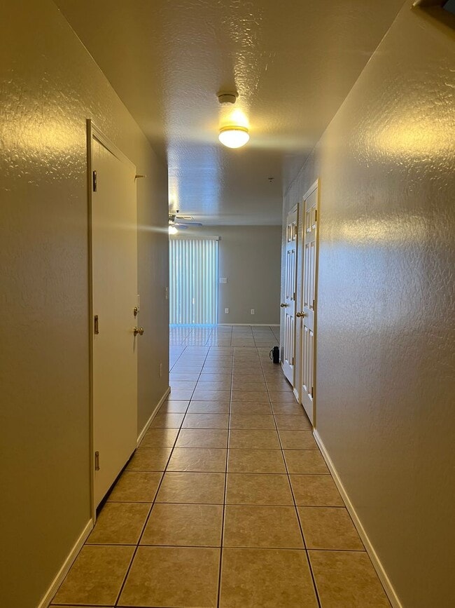 Building Photo - South Phoenix 3Bed 2.5 Bath Garage