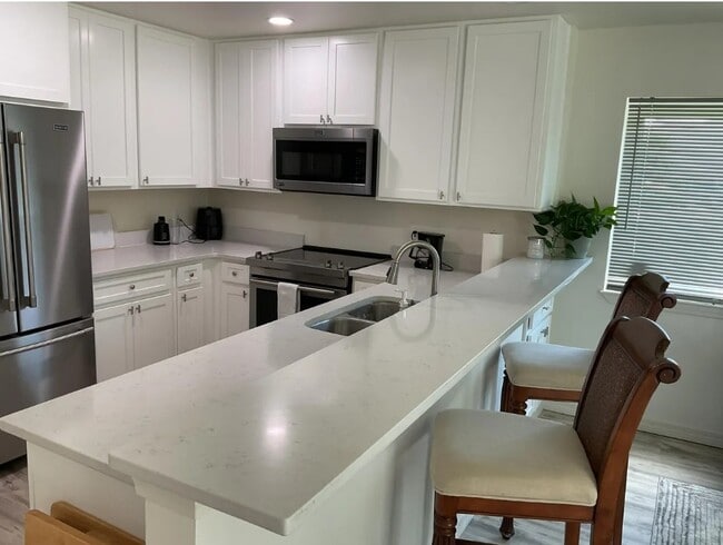 Building Photo - 485 Gulf Shore Dr