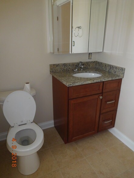 Building Photo - 414 Green St