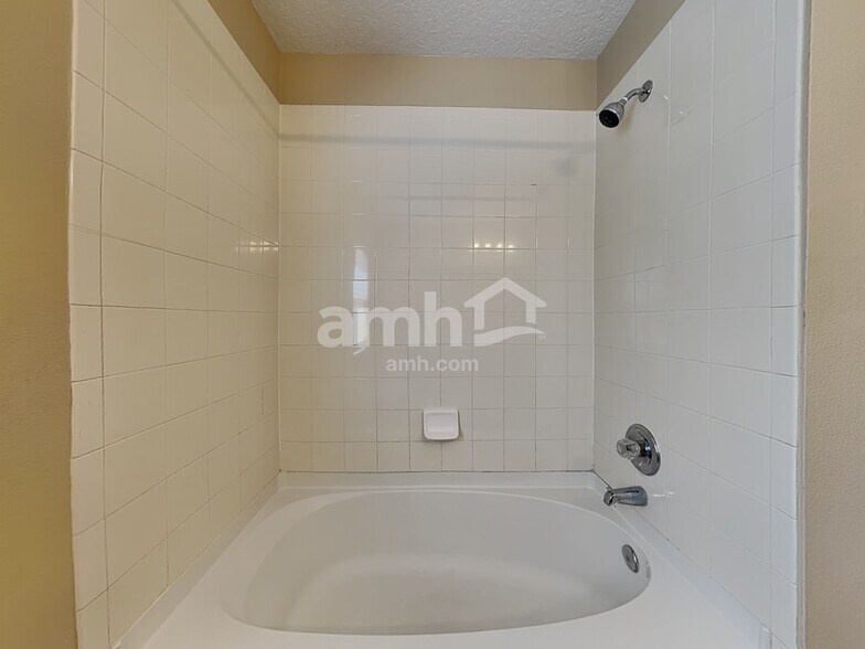 Building Photo - 2475 Breezy Meadow Rd