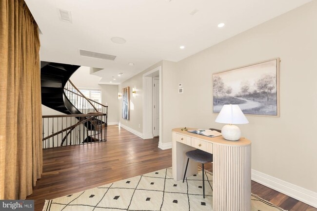 Building Photo - 622 Ponte Villas N