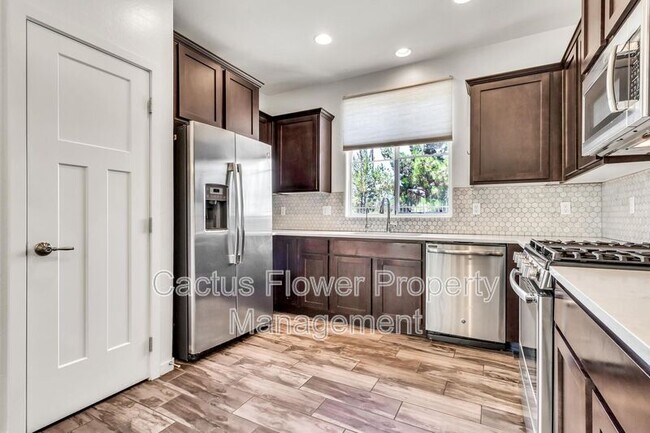 Building Photo - 2734 S Santa Rita