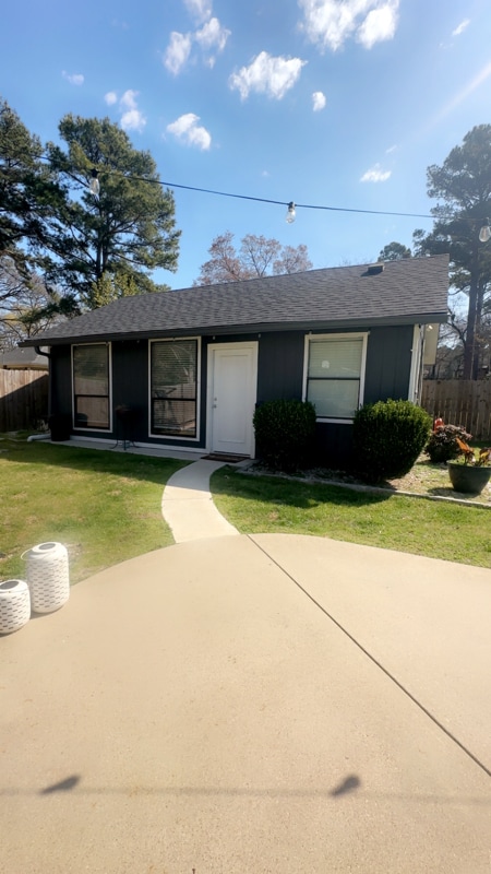 Building Photo - 10842 Knollwood Dr