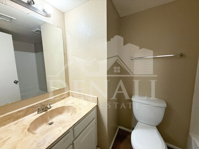 Building Photo - 2804 N 43rd Ave