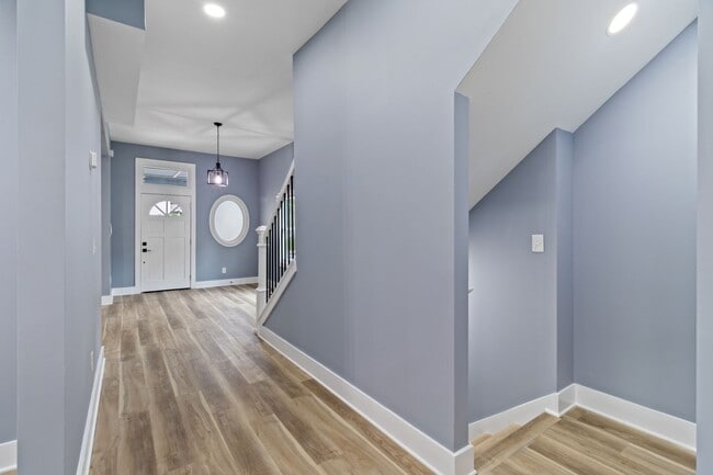 Building Photo - Stunning Fully Renovated Home in the Heart of Historic Oakland City