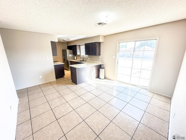 Building Photo - 3845 S Cactus Wren Way