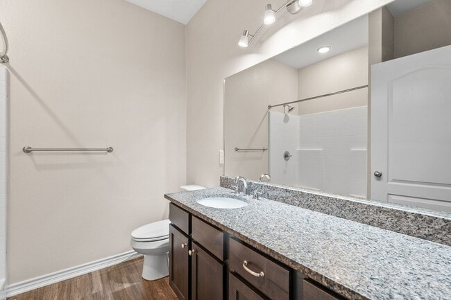 Building Photo - 807 Hamilton Pk Dr