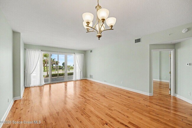 Building Photo - 601 N Miramar Ave