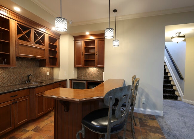 Building Photo - 9020 Whisperinghill Dr