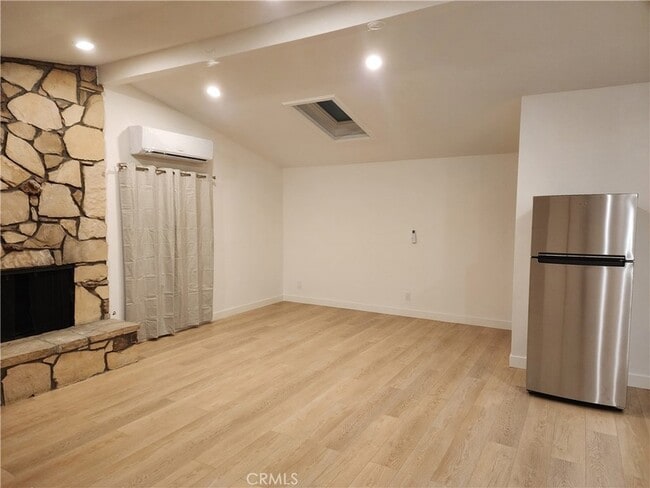 Building Photo - 9731 Joyzelle Dr