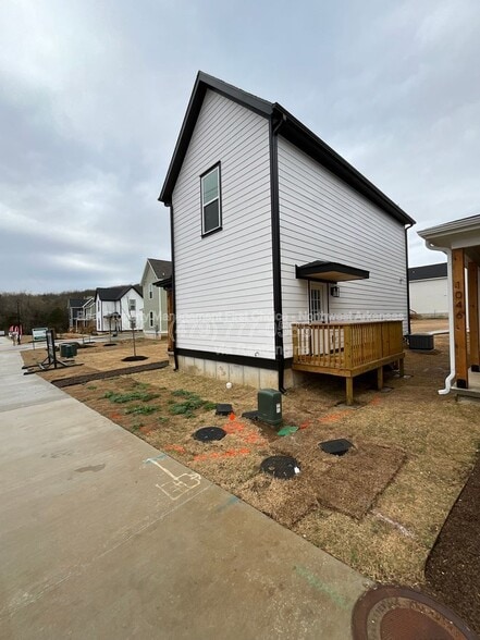 Building Photo - 1042 S Laramie Hts