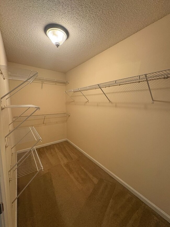 Building Photo - BRIDGEWATER HOME! PRE-LEASING FOR AUGUST 1 2026! 1/2 Off Deposit!