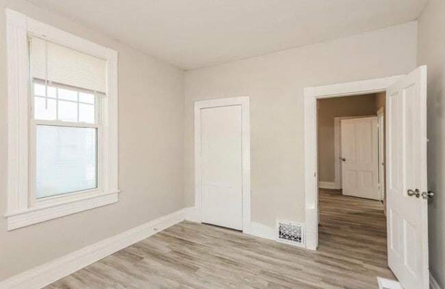 Building Photo - 1316 44th St