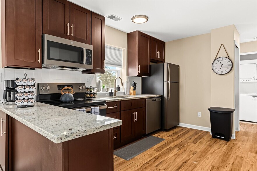 Building Photo - 18377 Sharon Ln