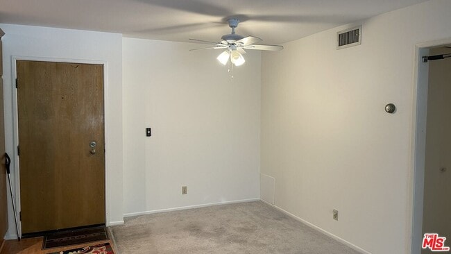 Building Photo - 4260 Vía Arbolada