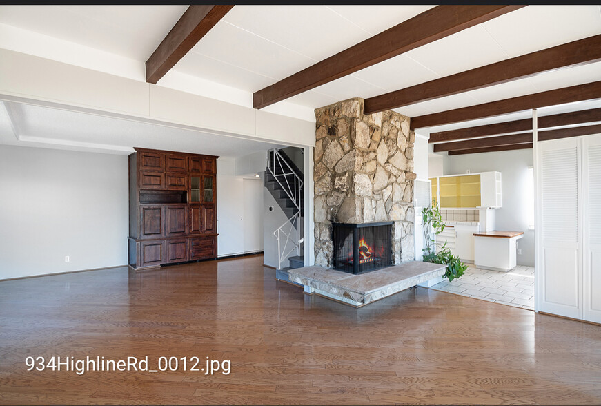 Building Photo - 934 Highline Rd
