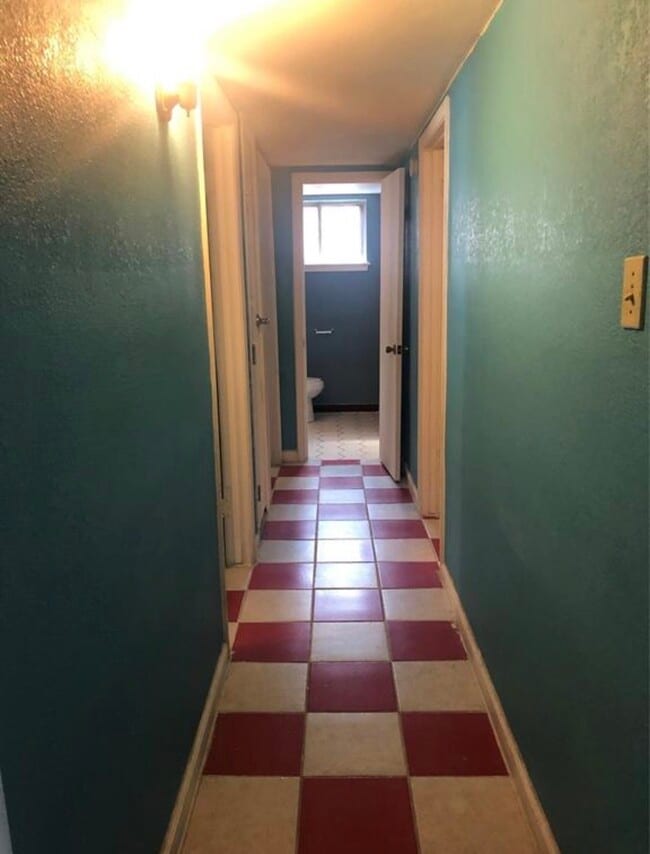 Building Photo - 9314 Valley Stream