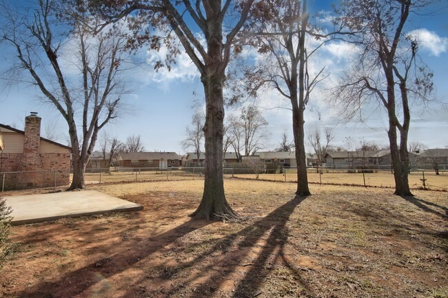Building Photo - 620 Winding Ln