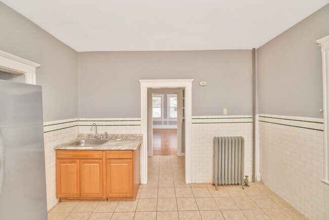 Building Photo - 146 Homestead St