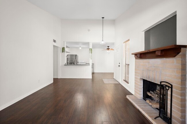 Building Photo - 3500 Tangle Brush Dr