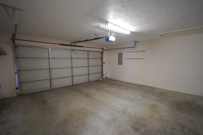Building Photo - 2605 Yarmouth Ln