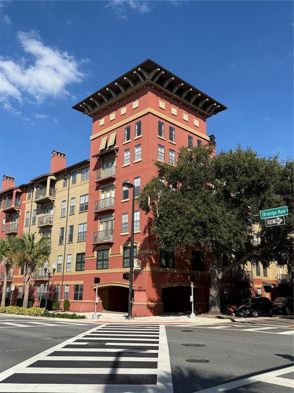 Building Photo - 911 N Orange Ave