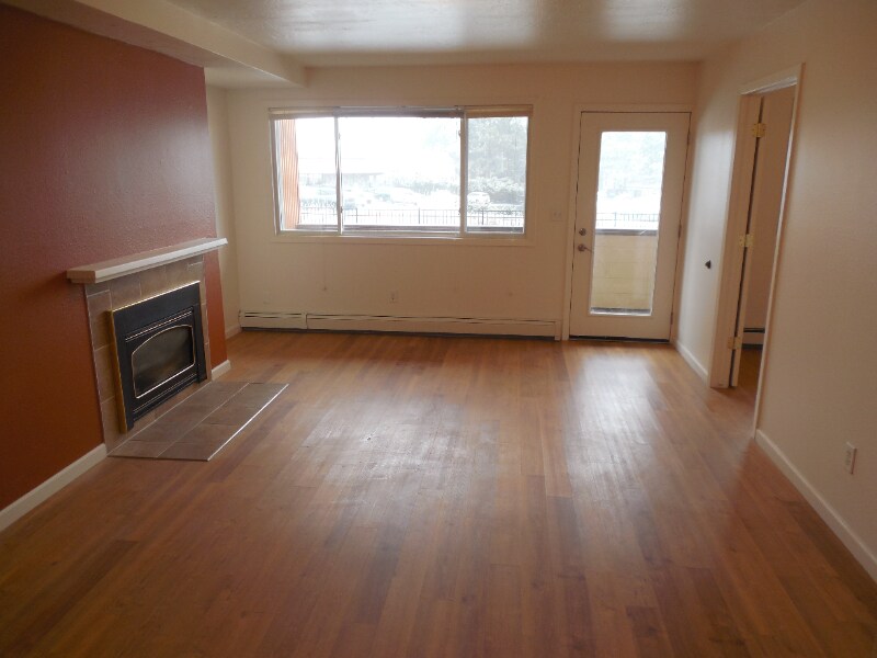 Building Photo - 825 SW Higgins Ave