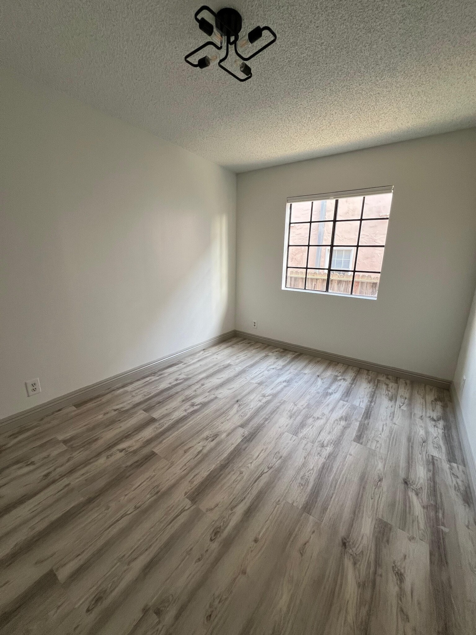 Upper Level Master Bedroom - 236 S Curtis Ave