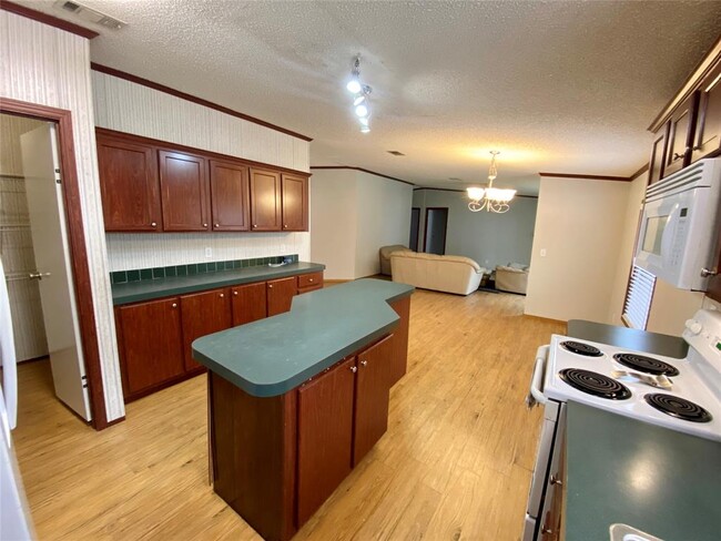 Building Photo - 11273 Camp Creek Way