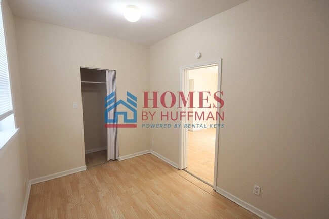 Building Photo - Three Bedroom House | Two Bathrooms | Detached Garage