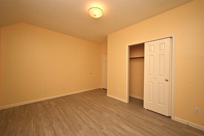Building Photo - 6419 Sutter Park Ln