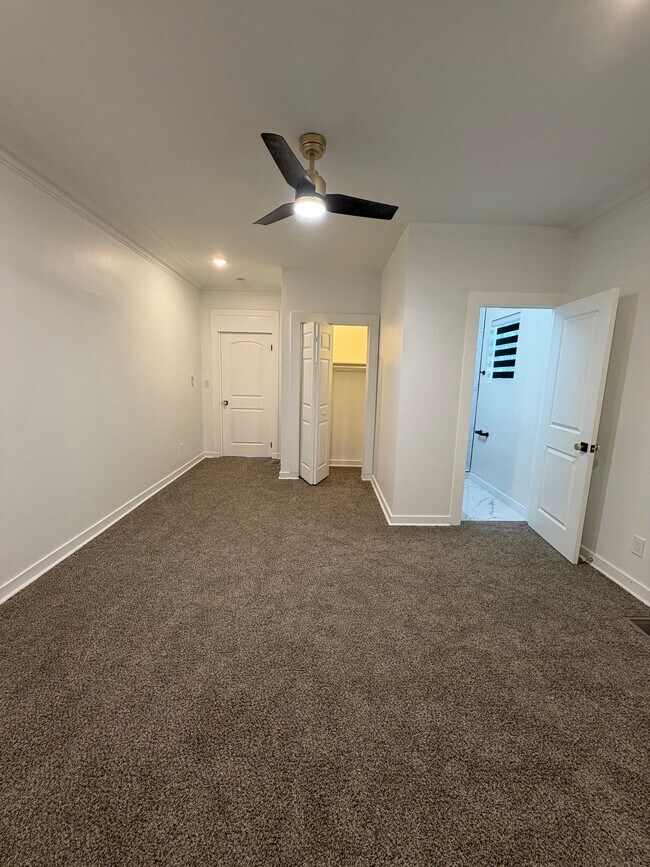 Building Photo - 3219 Beresford Ave