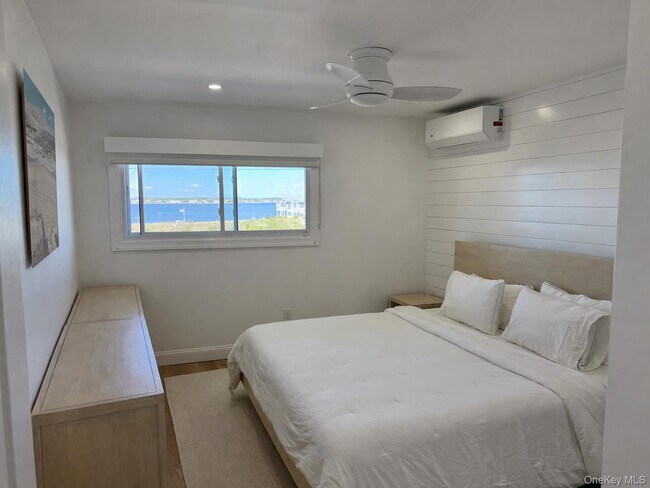 Building Photo - 585 Dune Rd