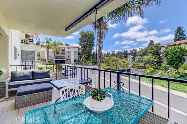 Building Photo - 2394 Via Mariposa W