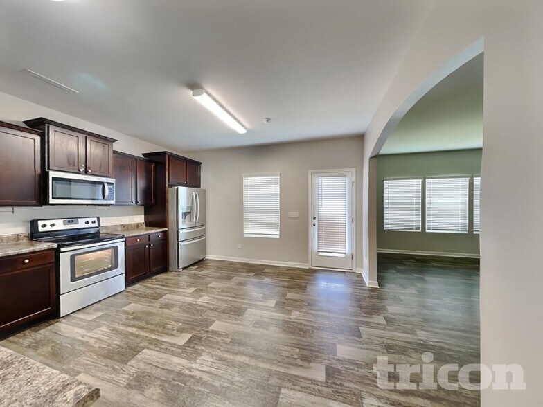Building Photo - 841 Georgia Oak Ln
