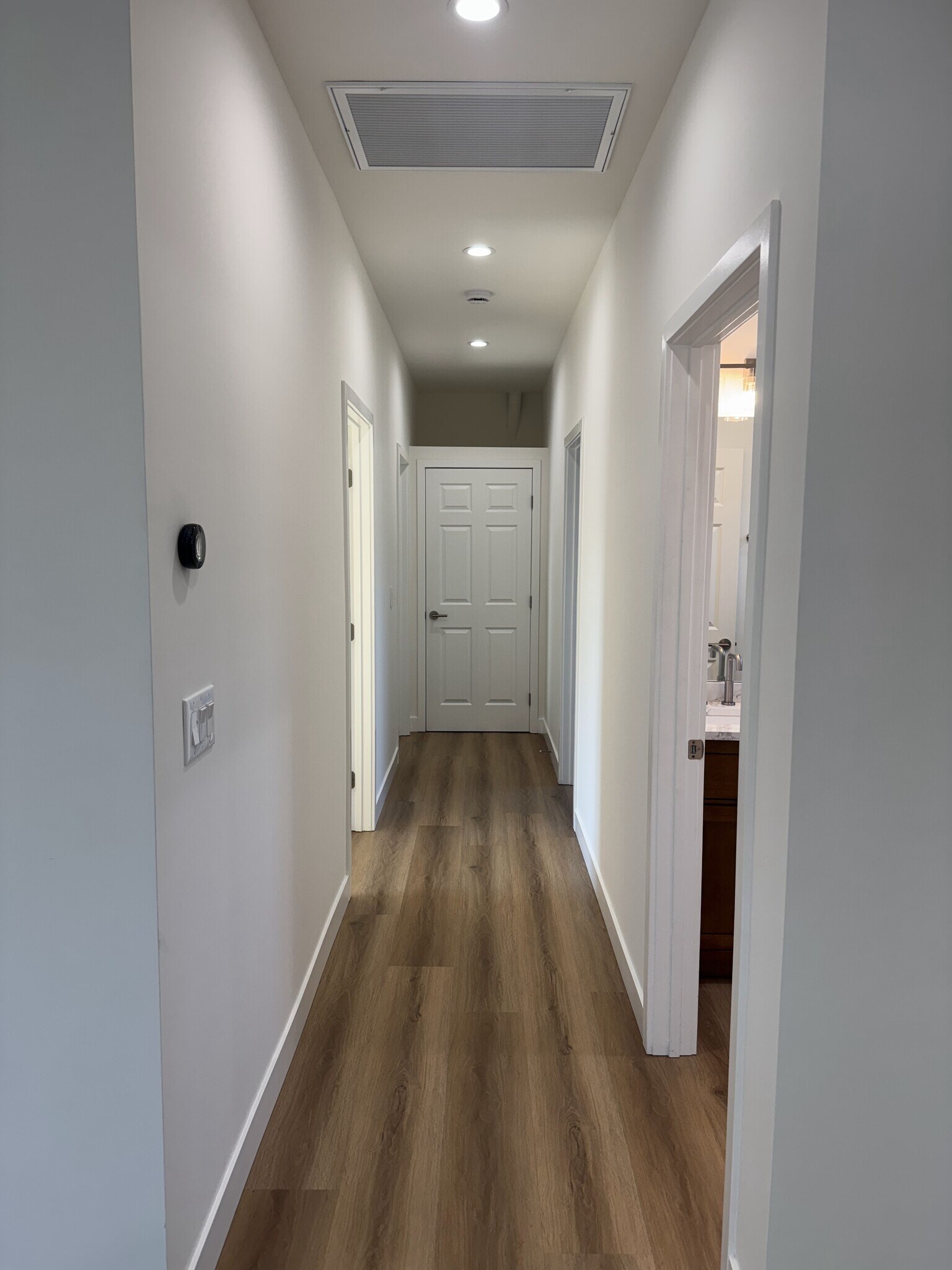 Building Photo - 15920 Eccles St