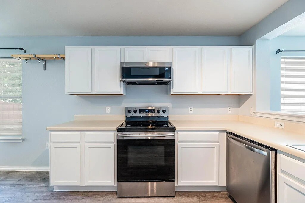 kitchen - 8719 Davis Oaks Trl