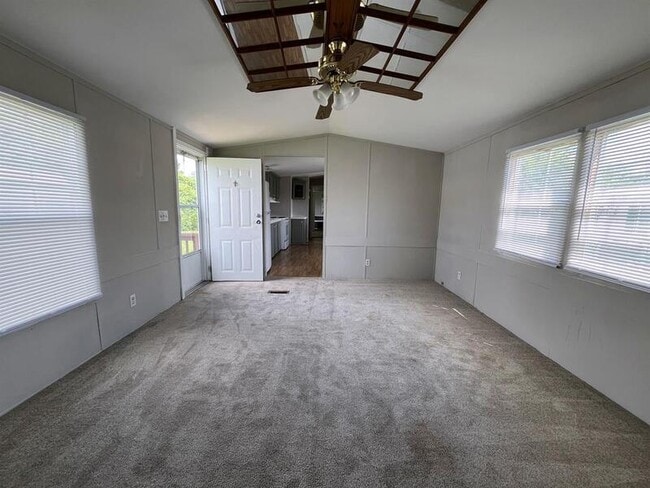 Building Photo - 4512 Rainbow Ln