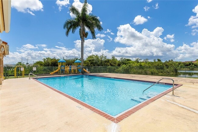 Building Photo - 942 SW 147th Ct