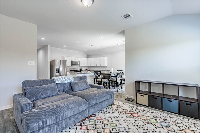 Building Photo - 410 Del Monte Dr